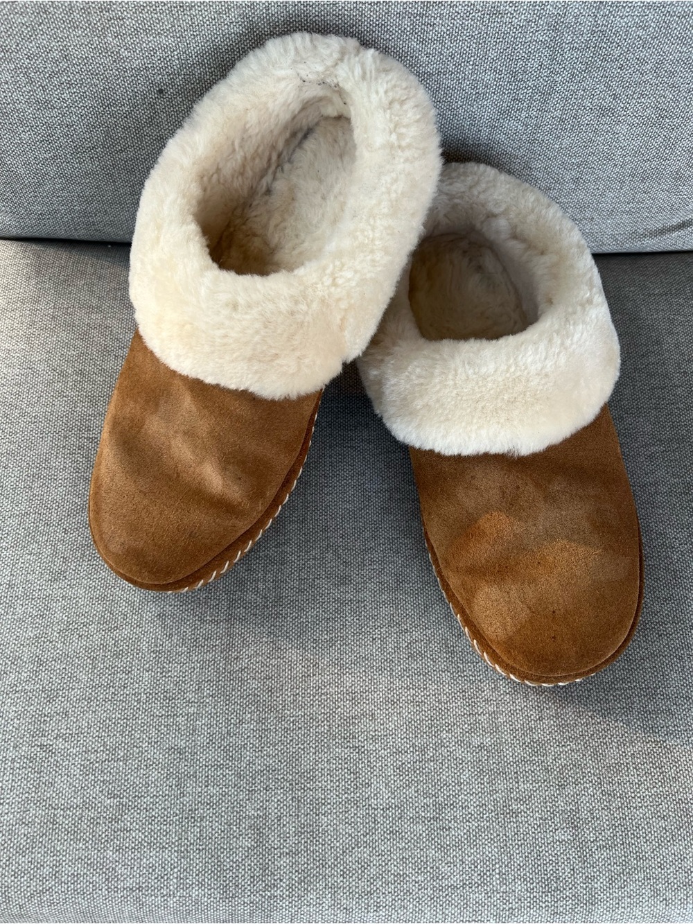 L.L. Bean Women's Chestnut Suede Slippers with Plush Shearing Interior Sz 9